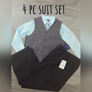 New Arrow 4pc suit set Boys size 5